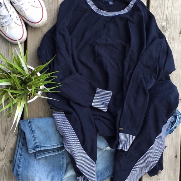 Tommy Hilfiger Poncho with Sleeves - Picture 1 of 4